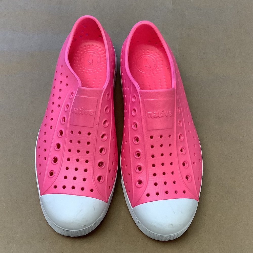 Natives Hot Pink woman's size 7